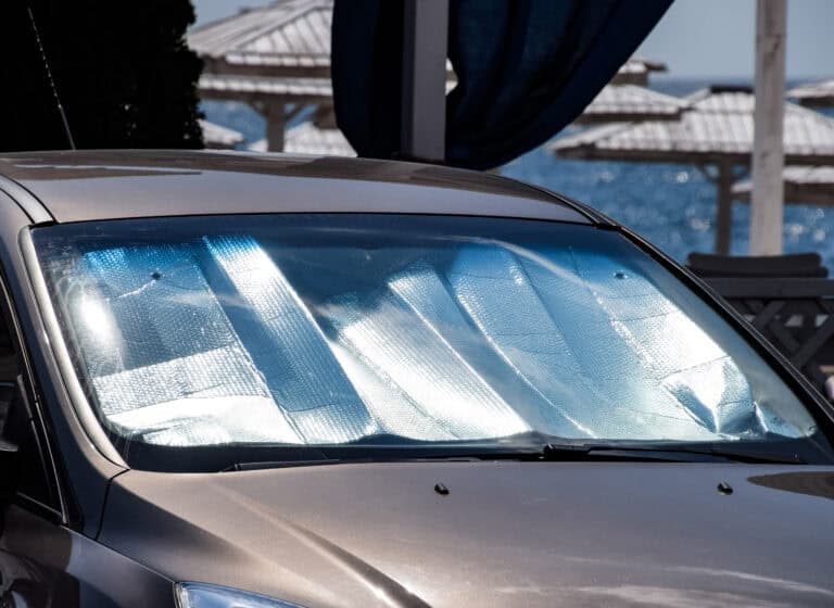 Protection solaire USF pour l'intérieur de votre voiture