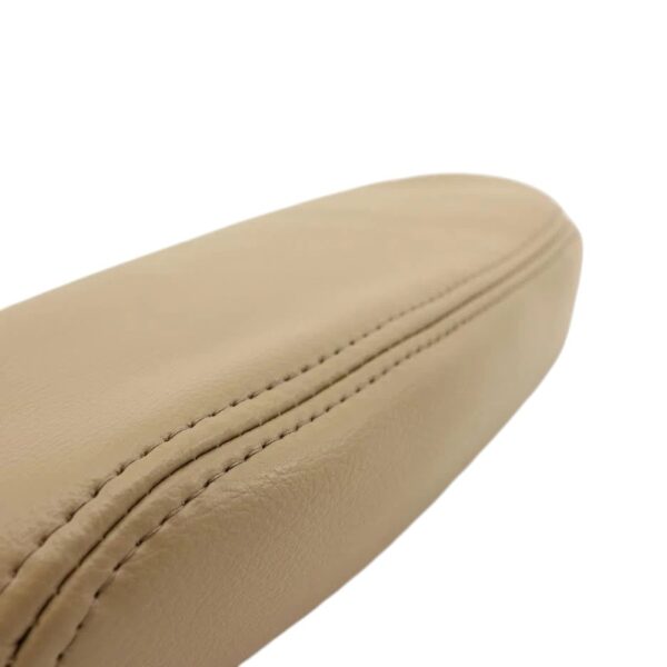 ford-excursion-2000-2001-medium-parchment-tan-frontal-armrest-oem-replacement-seat-cover-close-view Ford Excursion 2000-2001 | OEM-Reemplazo Apoyabrazos Cubierta