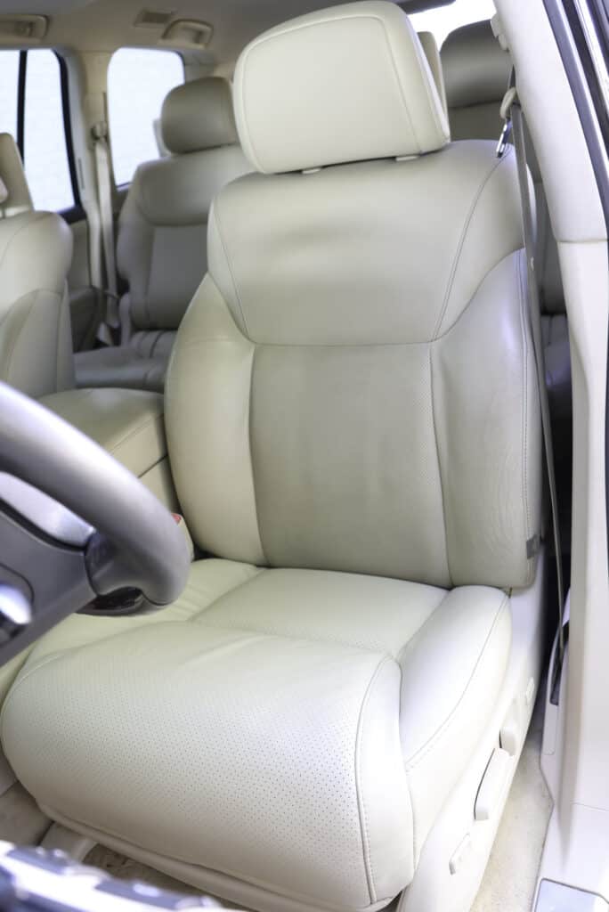 05 USF Lexus LX570 2013 Bottom 3