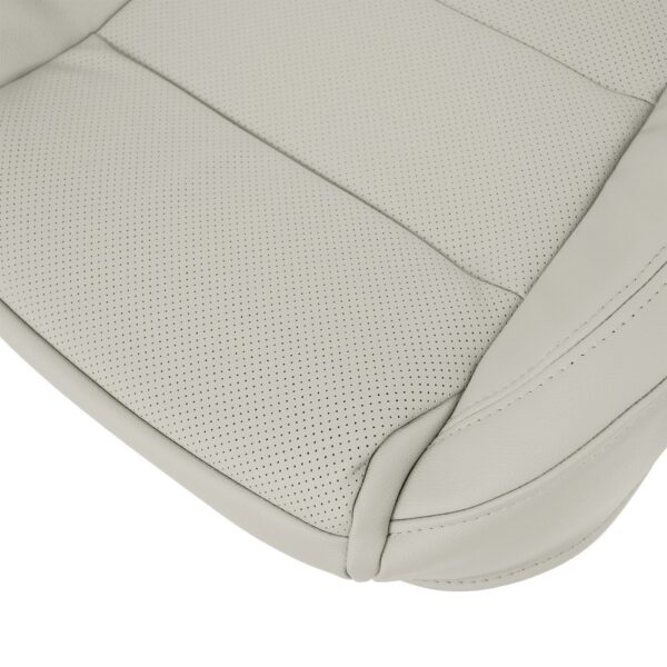 Mazda CX-5, cuero genuino perforado, 2016, color pergamino, conductor o pasajero, parte inferior, vista cercana, funda de asiento de repuesto OEM. Mazda CX-5 2013-2016 | Funda de asiento de repuesto OEM
